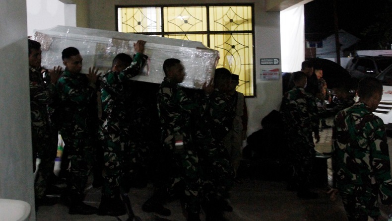 Kronologi Prajurit TNI Dibacok OTK di Puncak, Diserang saat Belanja di Pasar Sinak
