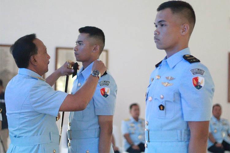 title Pendidikan Sekbang A-101 di Lanud Adisutjipto Ditutup, 32 Peserta Lulus Pendidikan Sekbang A-101 di Lanud Adisutjipto Ditutup, 32 Peserta Lulus