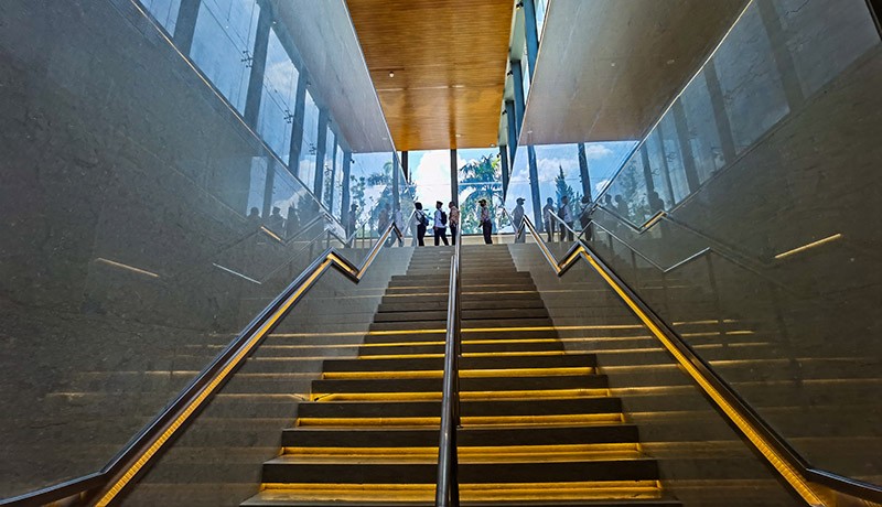 Melintasi Terowongan Silaturahmi Penghubung Masjid Istiqlal - Gereja Katedral - Bagian 5
