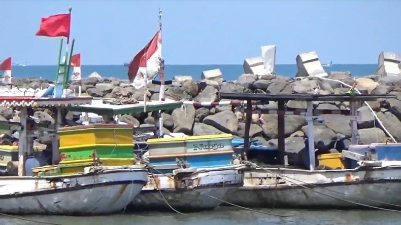 Tepergok Langgar Zona Tangkap Ikan, 5 Kapal Cantrang di Situbondo Dibekuk