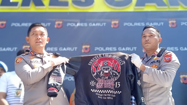 title Pimpinan Gerombolan Motor yang Bikin Resah di Garut Ternyata Pegawai Minimarket Pimpinan Gerombolan Motor yang Bikin Resah di Garut Ternyata Pegawai Minimarket