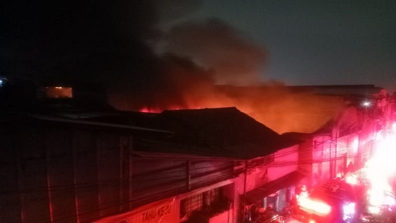 Api yang Berkobar di Gudang Mainan Kawasan Sentra Tahu Cibuntu Bandung Padam