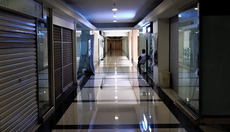 Foto Mal Legendaris di Jakarta Kini Sepi Seperti Kuburan - Bagian 3