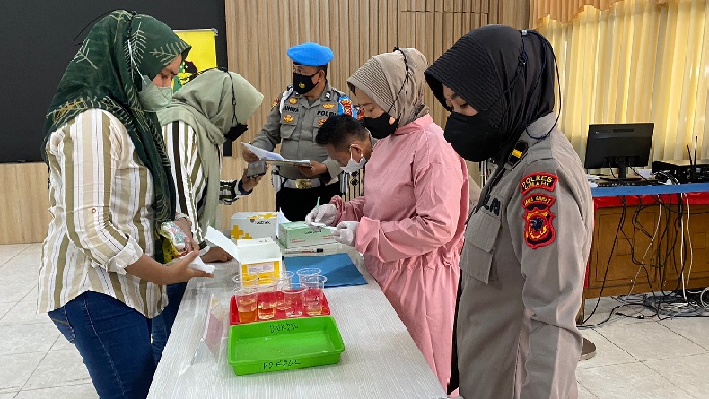 Kapolres Cimahi Perintahkan 42 Personel Satres Narkoba Tes Urine, Ada Apa?