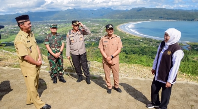 Gubernur Khofifah Promosikan Wisata Religi Sentono Gentong di Pacitan