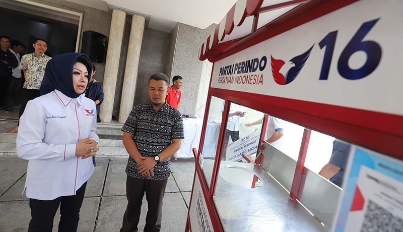 Partai Perindo Berikan 2 Gerobak UMKM Gratis dan Modal Usaha - Bagian 3