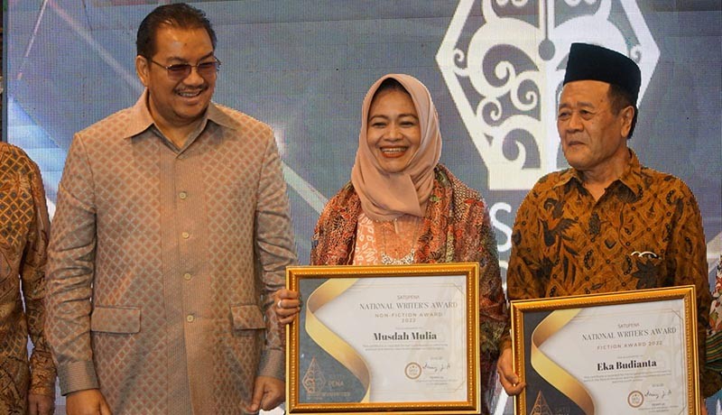 Satupena Awards 2022 Berikan Penghargaan bagi Penulis Berdedikasi di Indonesia - Bagian 3