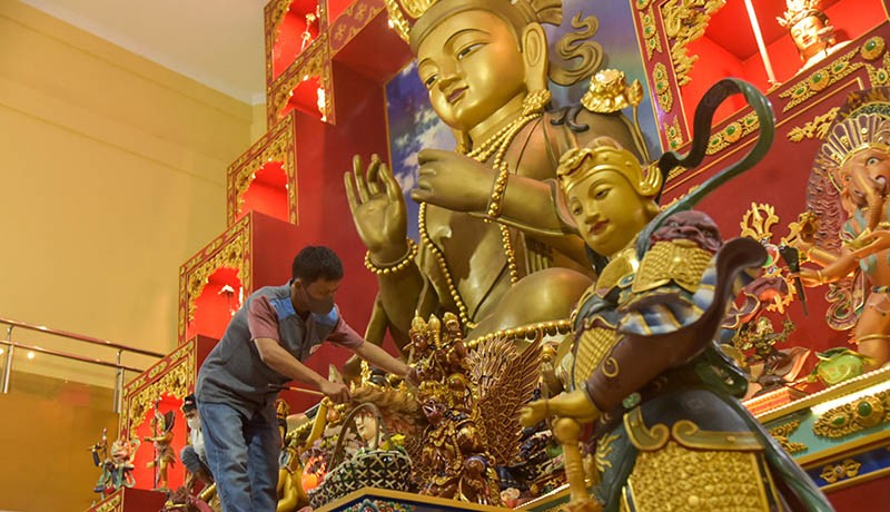 Tradisi Bersihkan Patung Dewa Jelang Imlek 2574 - Bagian 2