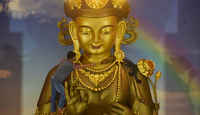 Tradisi Bersihkan Patung Dewa Jelang Imlek 2574 - Bagian 1