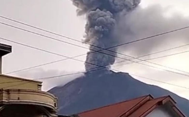 Gunung Kerinci Meletus Lagi, Tinggi Kolom Abu Capai 1.200 Meter