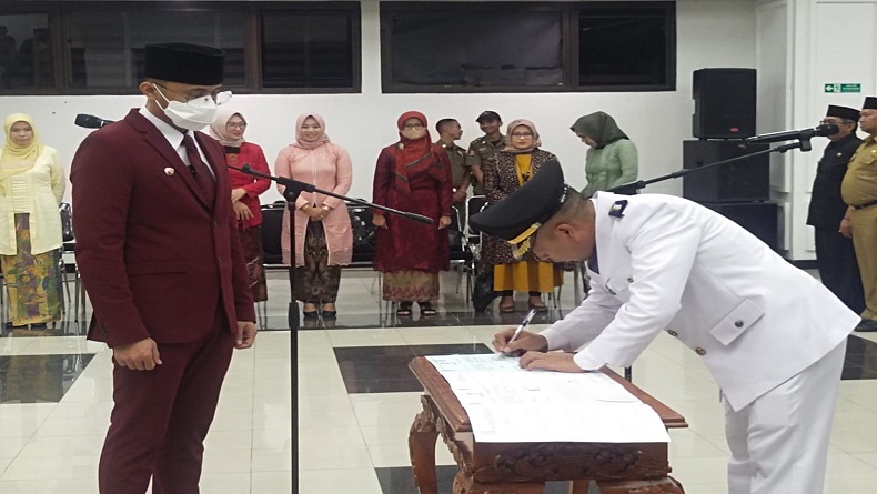 title Protes Rotasi Camat di KBB Bermunculan, Apdesi Cihampelas Ikut Keberatan Protes Rotasi Camat di KBB Bermunculan, Apdesi Cihampelas Ikut Keberatan