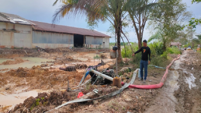 Polisi Tertibkan Tambang Ilegal di Desa Kelabat Bangka Barat, Puluhan Mesin Disita