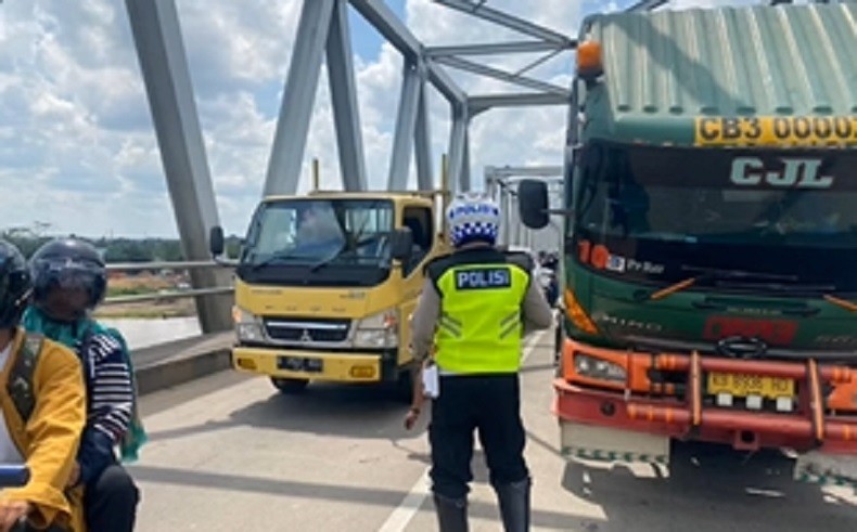 Kendaraan Sering Mogok di Jembatan Kapuas II, Ternyata Ini Penyebabnya