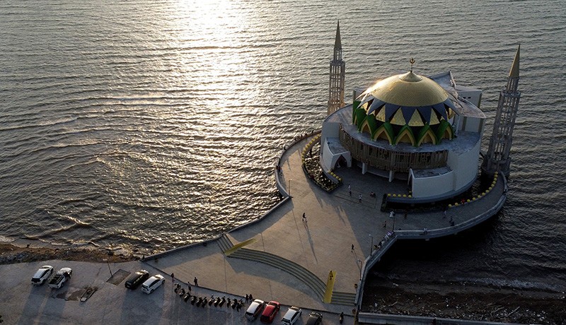 Masjid Terapung di Pantai Mattirotasi Pare-Pare - Bagian 2