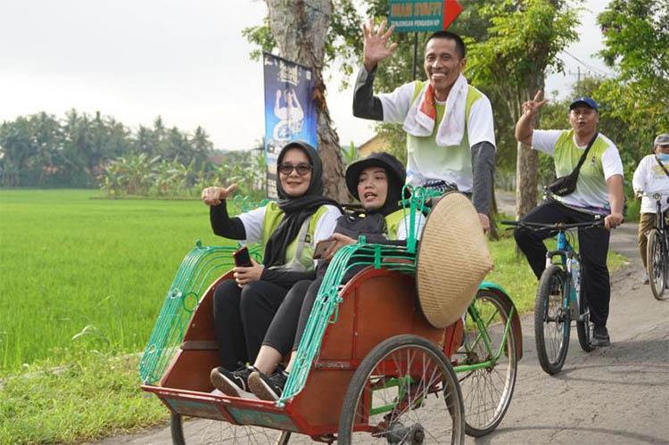title Hari Jadi DPRD Kulonprogo ke-70, 3.052 Warga Bersepeda Bersama Anggota Dewan Hari Jadi DPRD Kulonprogo ke-70, 3.052 Warga Bersepeda Bersama Anggota Dewan