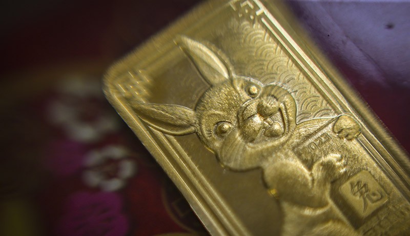 Emas Batangan Gambar Kelinci Edisi Imlek, Harga Rp8,9 Juta - Bagian 1