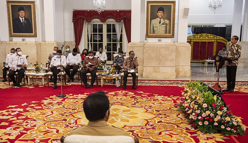 Presiden Jokowi Pimpin Sidang Kabinet Paripurna Bahas Evaluasi APBN 2022 - Bagian 2