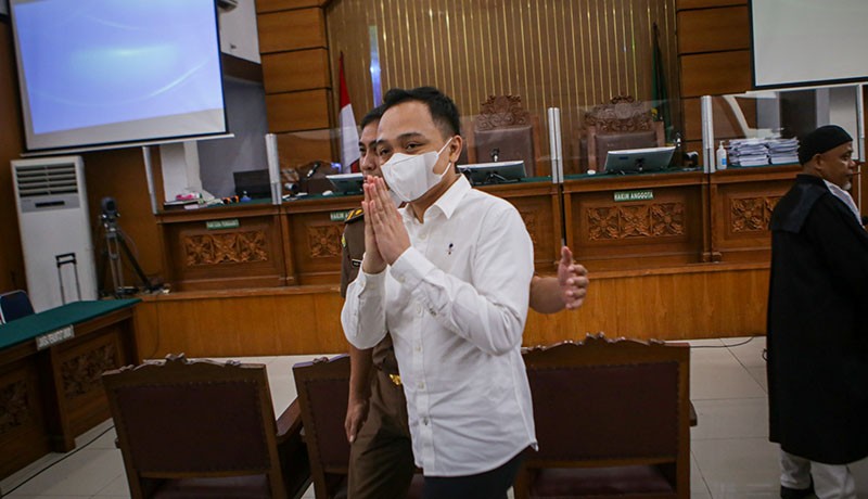 JPU Tuntut Ricky Rizal 8 Tahun Penjara - Bagian 2