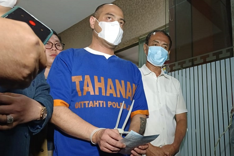 Artis Ferry Irawan Ditahan Usai Diperiksa 8 Jam