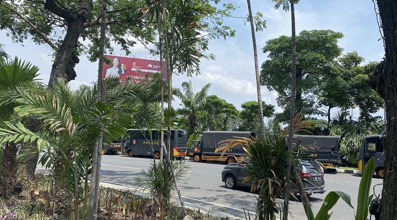 Sidang Tragedi Kanjuruhan, Polisi Jaga Ketat Perbatasan Surabaya