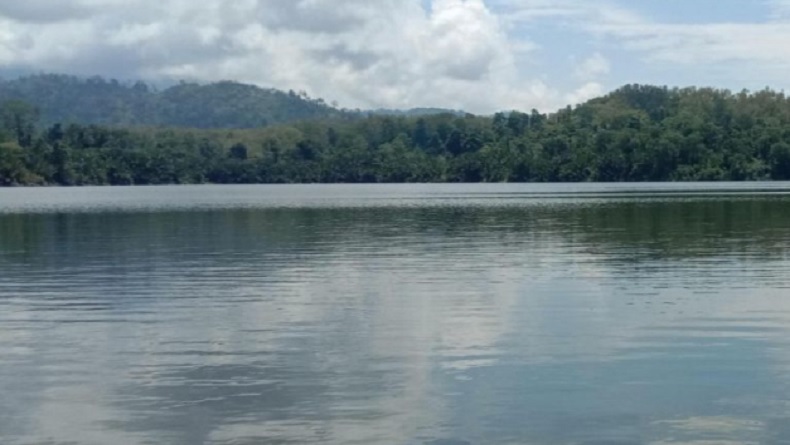 title Danau Tapala, Tempat Wisata Andalan di Seram Bagian Barat Maluku Danau Tapala, Tempat Wisata Andalan di Seram Bagian Barat Maluku