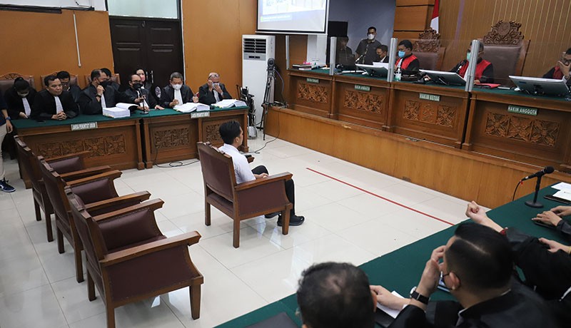 Ekspresi Bharada E Dituntut 12 Tahun Penjara - Bagian 5