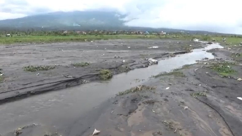 Penampakan Lahan Pertanian hingga Rawa bak Lapangan Tertimbun Lahar Dingin Gunung Kerinci