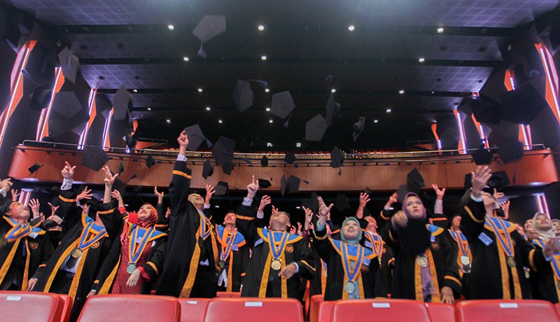 Foto Wisuda Angkatan Pertama MNC University  - Bagian 6