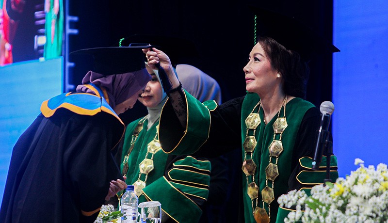 Foto Wisuda Angkatan Pertama MNC University  - Bagian 2