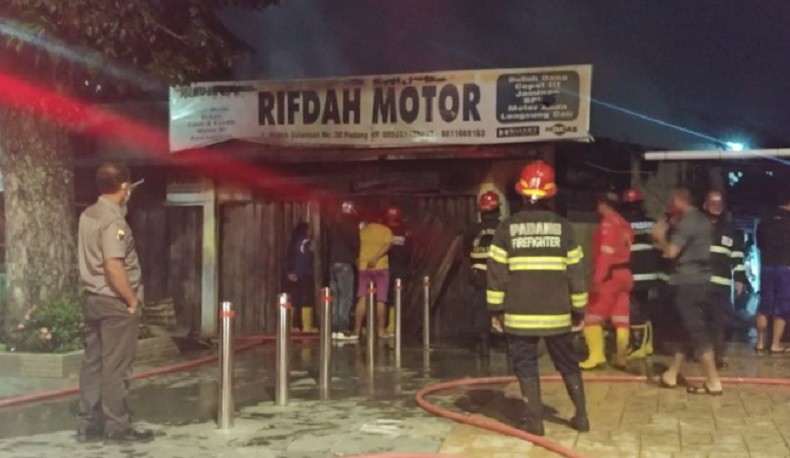 Pemilik Toko Motor Bekas yang Terbakar di Padang Mengaku Rugi Rp500 Juta