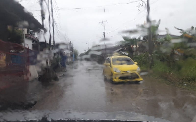 Hujan Guyur Palembang Sejak Pagi, Hati-Hati Jalan Licin 