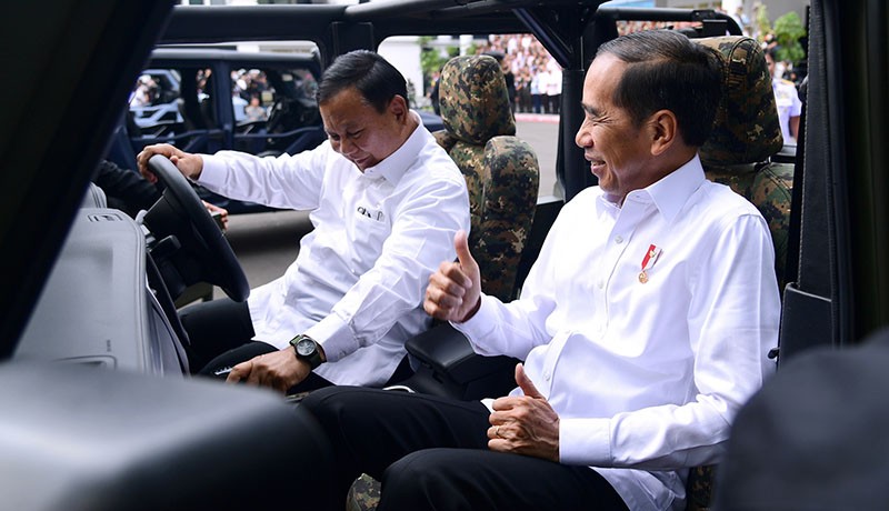 Momen Prabowo Bawa Rantis Maung Jadi Sopir Jokowi  - Bagian 2