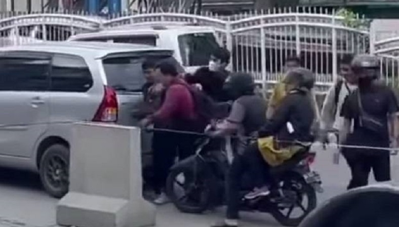 Jatuh dari Motor, 2 Penjambret Emak-emak di Pekanbaru Tertangkap Warga saat Kabur