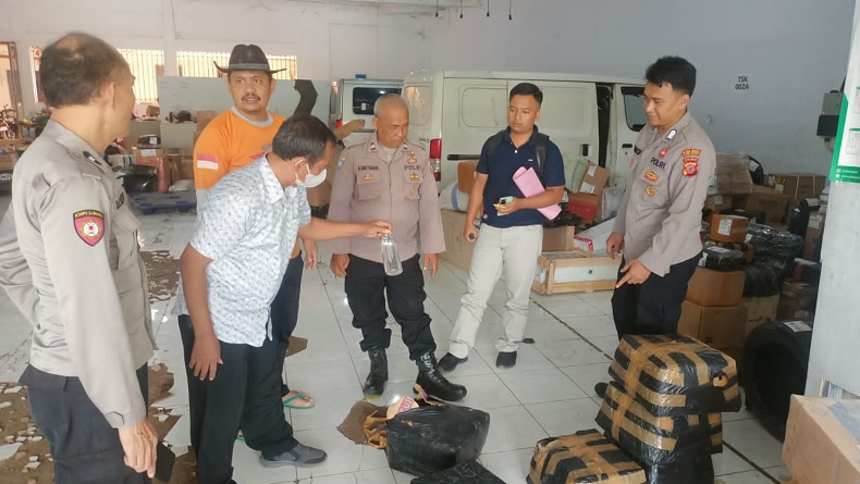 Penyelundupan 138 Botol Miras Jenis Ciu dari Bali ke Kota Tasikmalaya Digagalkan Polisi