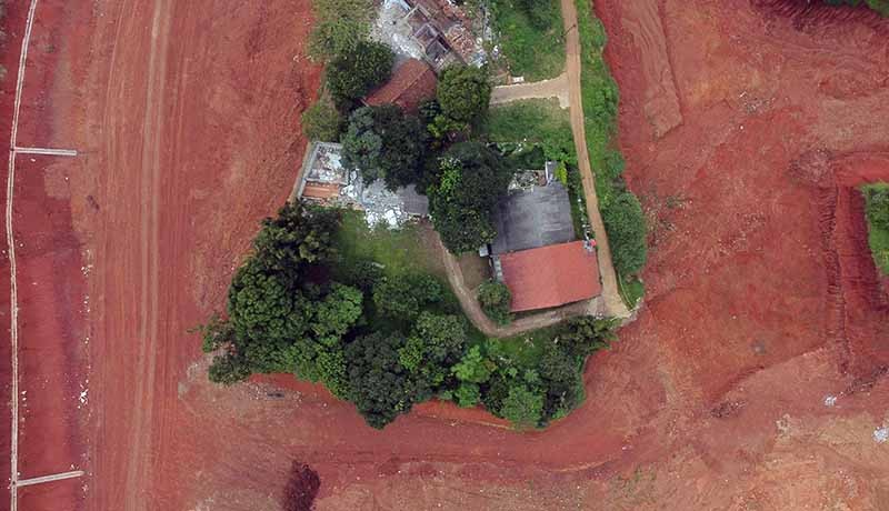 Penampakan Rumah Berdiri di Tengah Proyek Tol Serpong-Cinere - Bagian 4