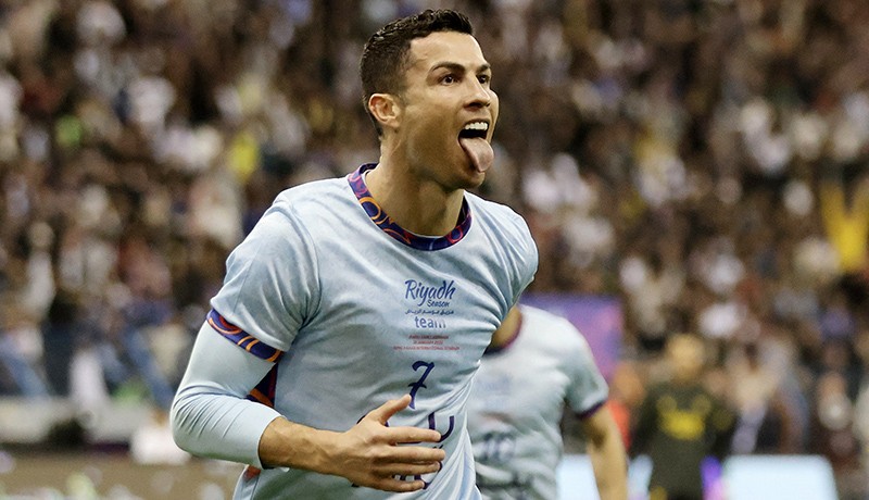 Gaya Cristiano Ronaldo Raih Man of The Match Riyadh All Star XI vs PSG - Bagian 2