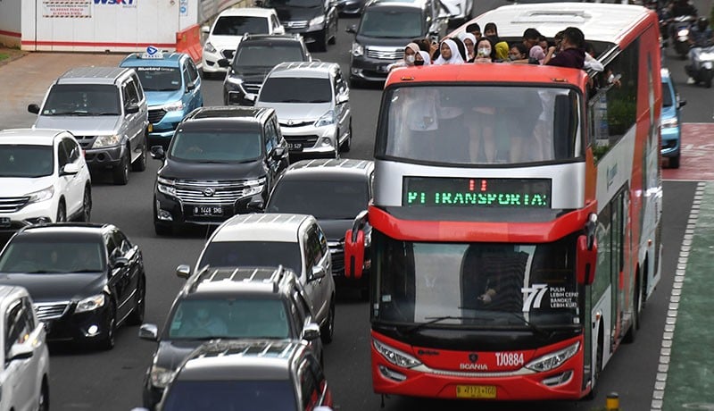 Jalan-Jalan Keliling Jakarta Naik Bus Tingkat Atap Terbuka - Bagian 1