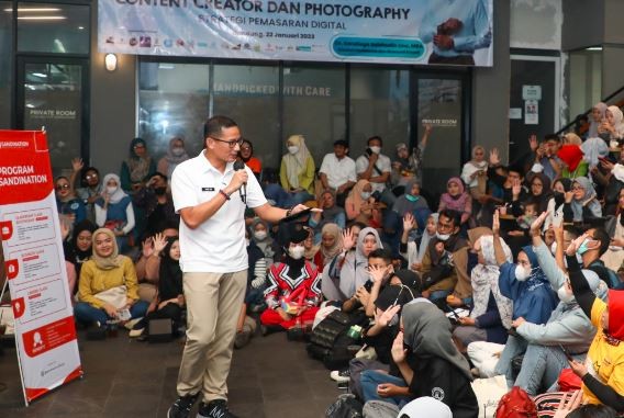 Jadi Master Mentor Anak Muda Bandung, Menparekraf Sandi Harap Lahir Karakter Pemimpin