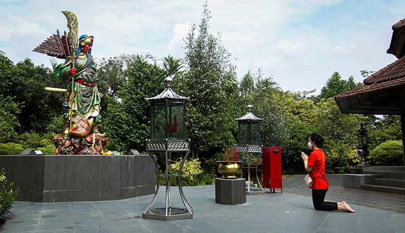 Ibadah Tahun Baru Imlek 2574 di Vihara Gayatri Depok  - Bagian 4