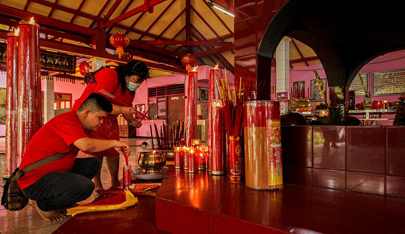 Ibadah Tahun Baru Imlek 2574 di Vihara Gayatri Depok  - Bagian 2