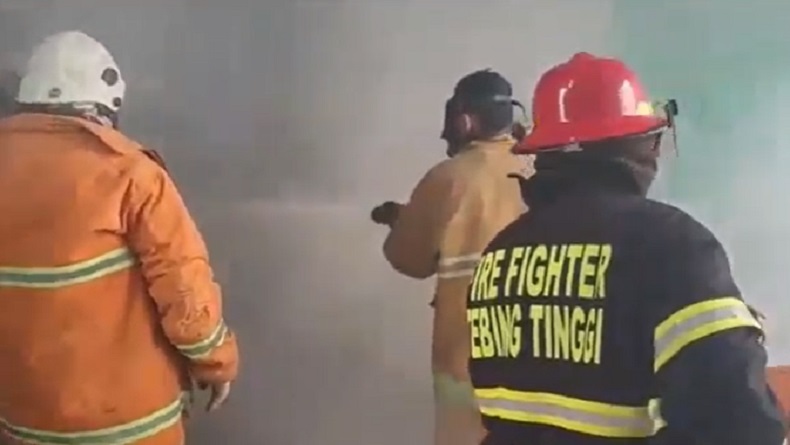 Kebakaran di Pasar Hongkong Kota Tebingtinggi, 3 Ruko Hangus