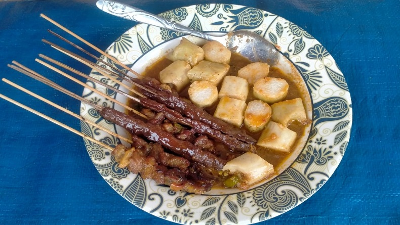 Kuliner Sate Gecek Khas Indramayu, Banyak Diburu Warga Keturunan Tionghoa