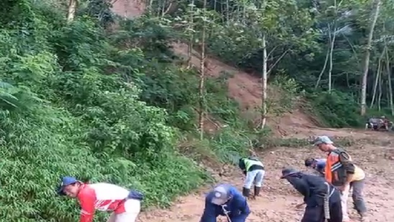 Usai Terputus akibat Longsor, Jalur Alternatif Majalengka-Ciamis Kembali Normal  