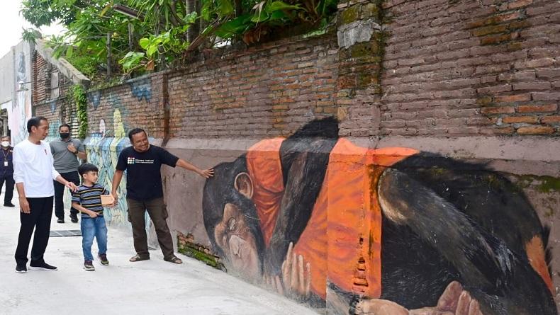 Kunjungi Mas Don Art Center, Jokowi Tertarik Kreativitas Pelaku Budaya di Solo
