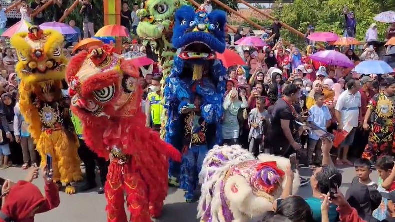 Beragam Atraksi Meriahkan Kirab Budaya Imlek di Pati