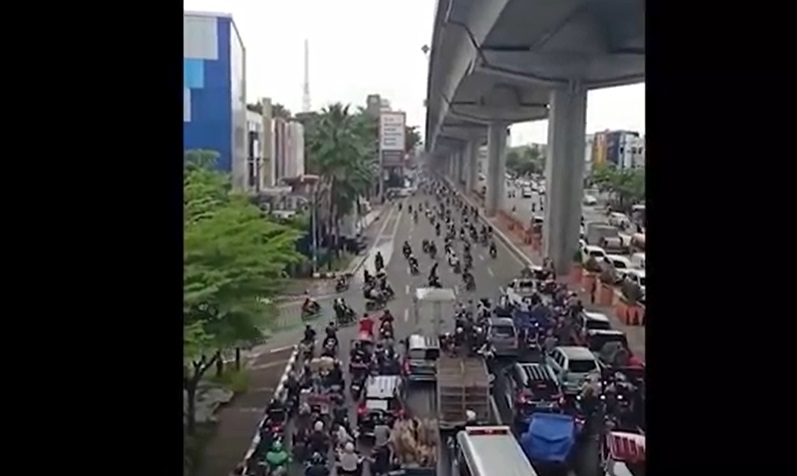Konvoi Ugal-ugalan Ratusan Motor di Makassar Dibubarkan Polisi, Belasan Remaja Diamankan