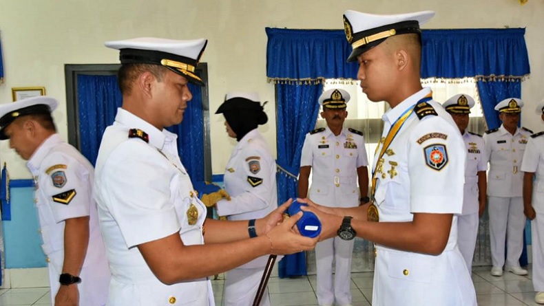 5 Bulan Ditempa, Letda Laut Yusuf Syamia Putra Lulusan Terbaik Dikmapa Pusdiklek