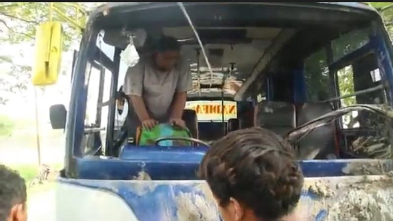 Bus Terjun ke Sungai di Grobogan, Sopir Pingsan di Atas Kursi