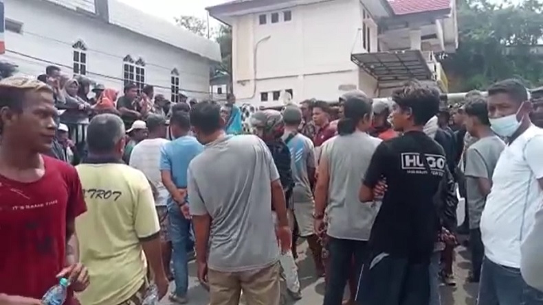 Keluarga Korban Perempuan Dibakar Hidup-Hidup Datangi Polresta Sorong Minta Pelaku Ditangkap