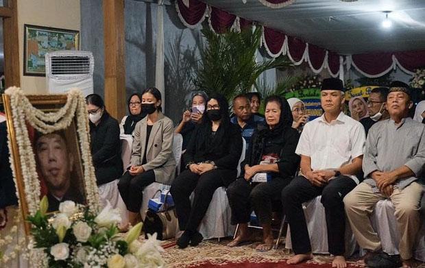  Ganjar Kenang Muhammad Prakosa: Beliau yang Bawa Rekomendasi dari Bu Mega